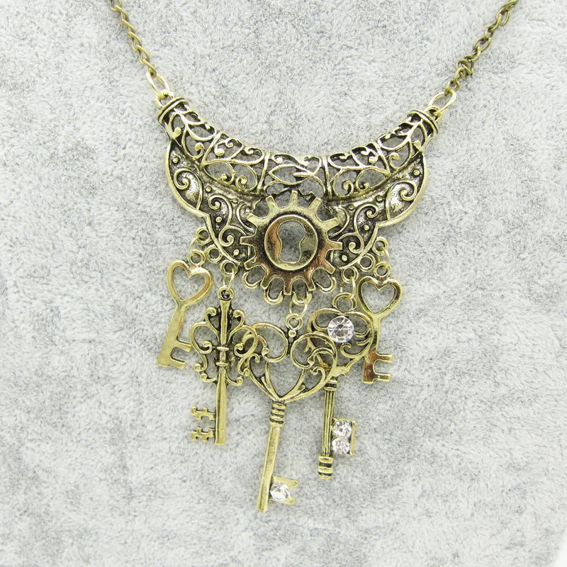 Steampunk Necklace with key pendant front 