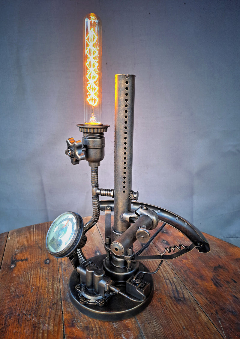 Steampunk table lamp - Handmade - Artist collection